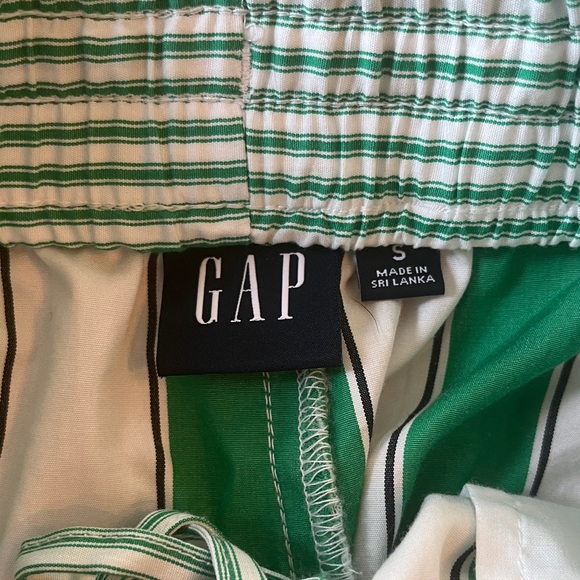 GAP Green and White Striped Boxer Shorts NWT - Picture 2 of 7